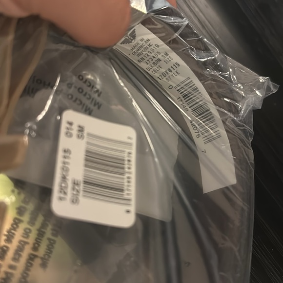 Reversible, dockers, kids belt, size small - Picture 3 of 4